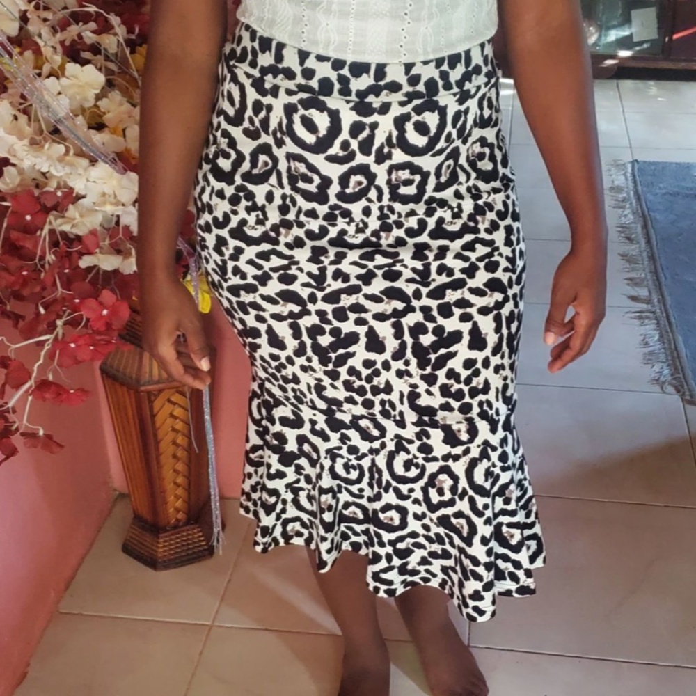 Luxe leopard Print Ruffle hem Midi Skirt - Picture 4 of 5